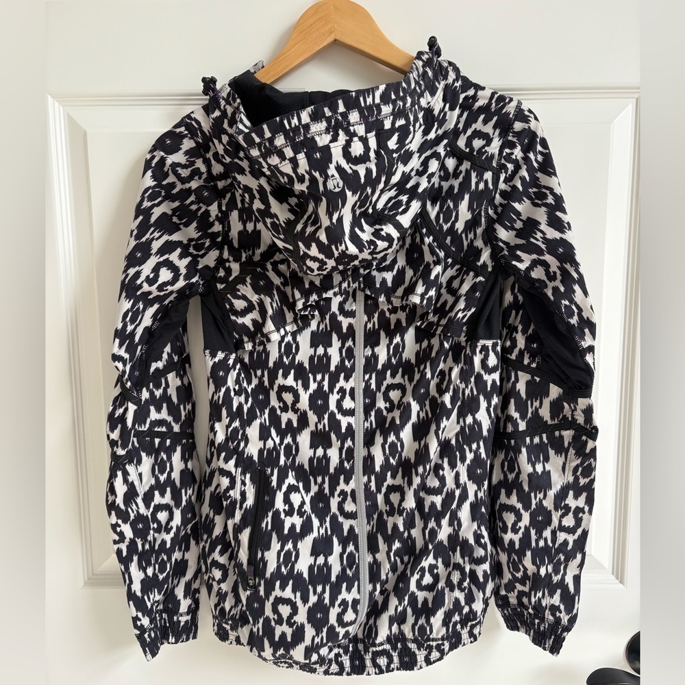 Lululemon Run Willpower 1/2 Zip Black White Purple Sprinkler Ikat Windbreaker - Picture 2 of 6